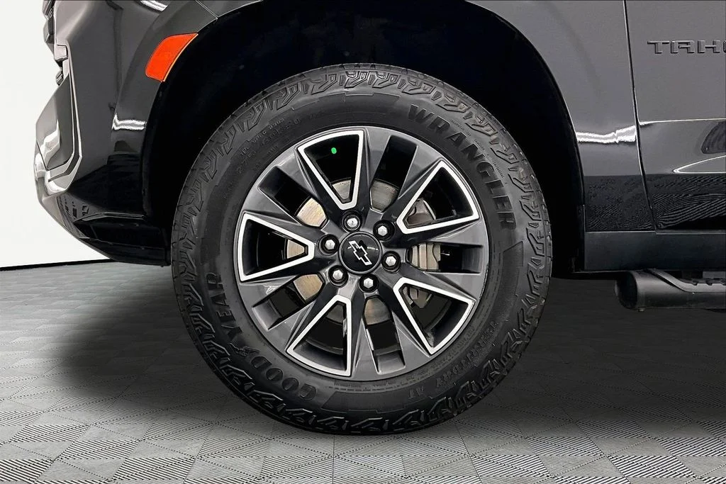 Certified Used 2024 Black Chevrolet Z71 image 9