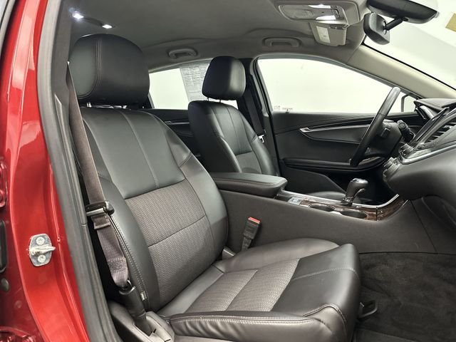 Used 2015 Red Chevrolet LT image 27