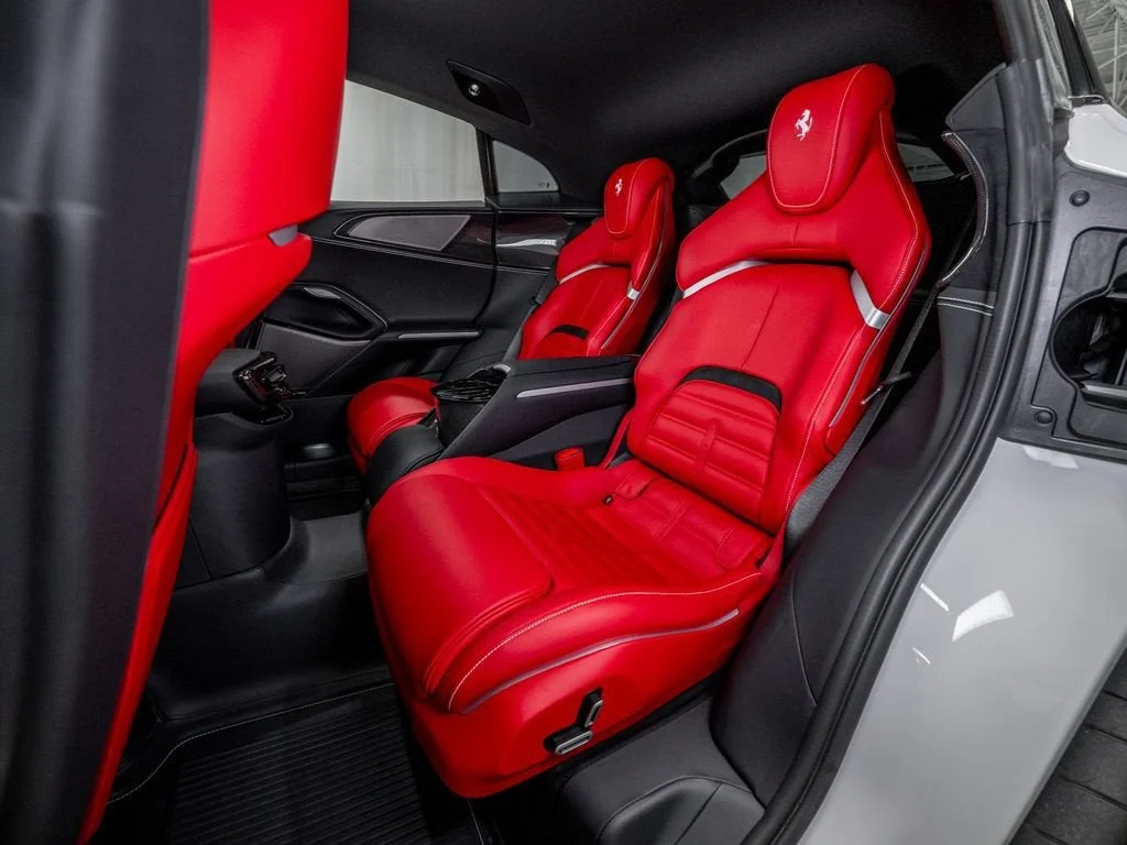 2025 Ferrari Purosangue Base - Photo 18