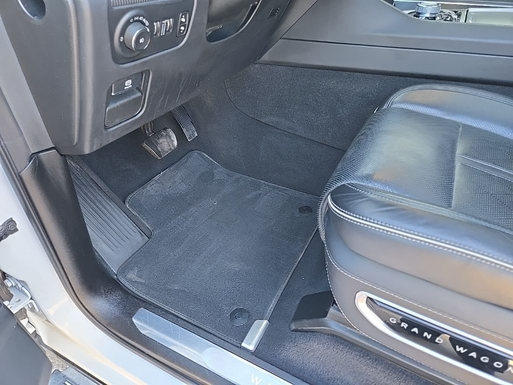 Used 2024 White/off-white Jeep Series II image 39