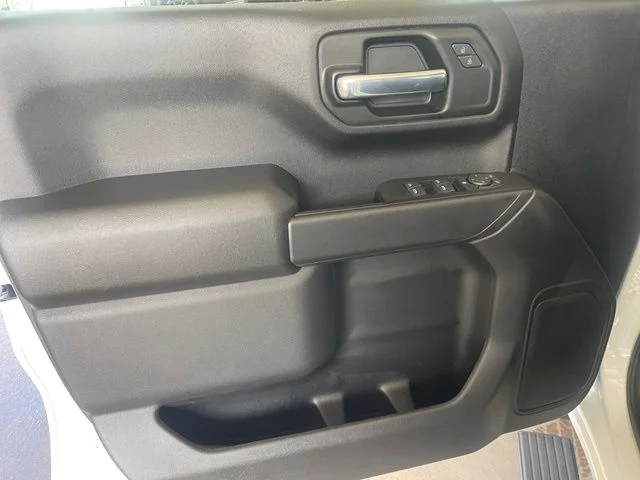 Used 2025 White Chevrolet Custom image 26