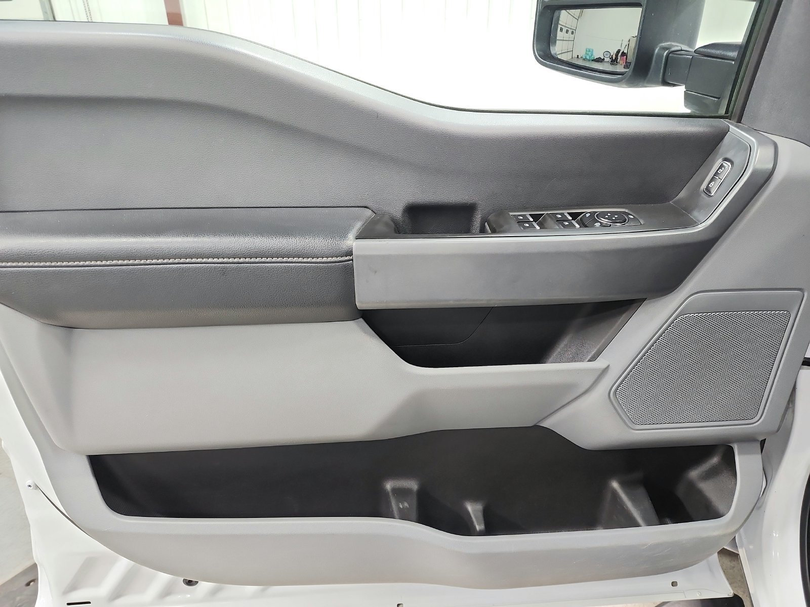 Used 2023 Oxford White Ford XL image 34