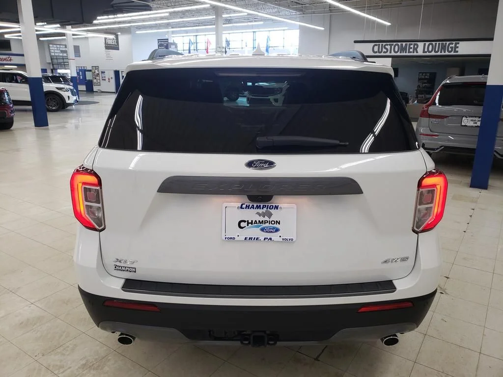 Certified Used 2024 White Metallic Ford XLT image 6