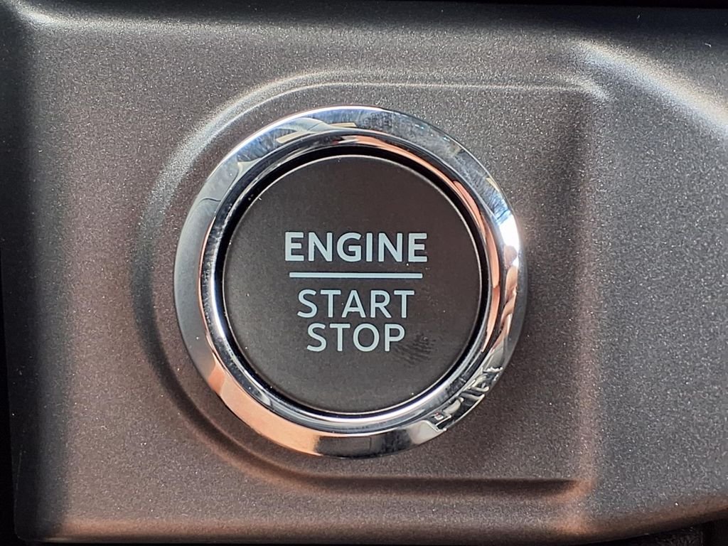 New 2026 Agate Black Metallic Ford XLT image 23