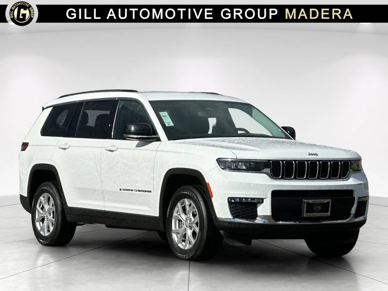 Used 2023 White Jeep Limited image 1