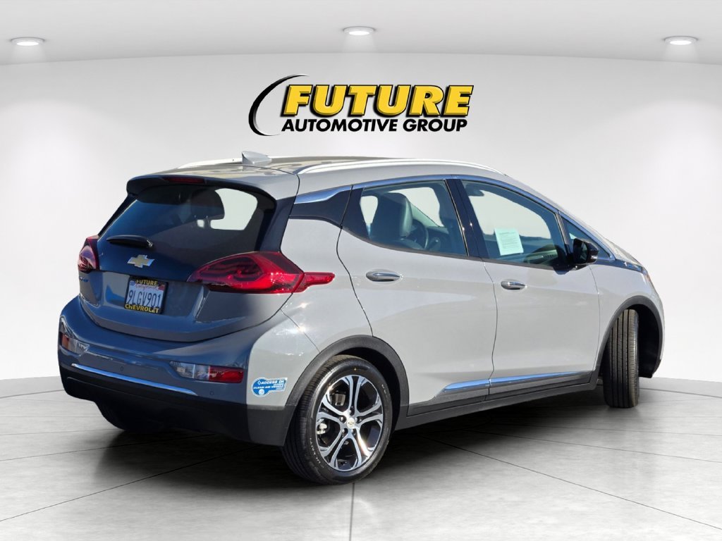 Used 2020 Gray Chevrolet Premier image 4