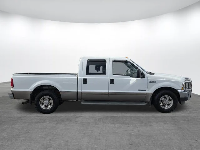 Used 2003  Ford Lariat image 3