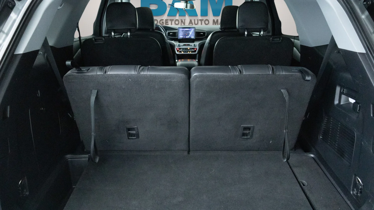 Used 2023 Silver Ford XLT image 27