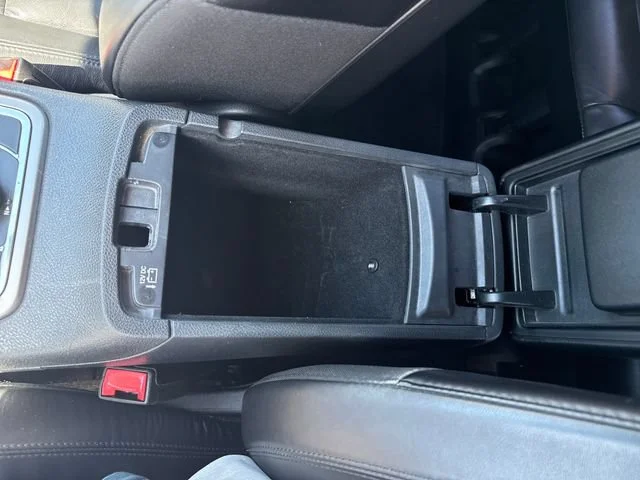 Used 2019 Pacific Blue Clearcoat Jeep Limited image 25