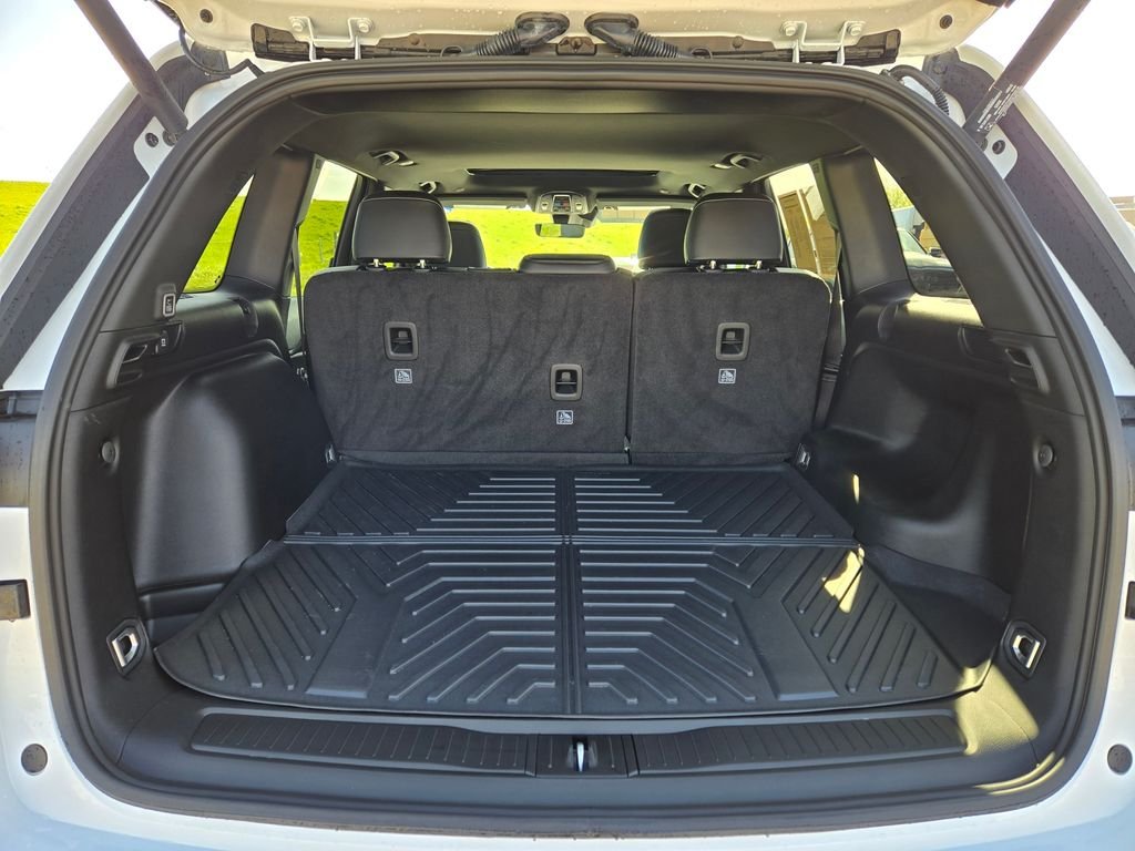 Used 2025 White Jeep Altitude X image 31