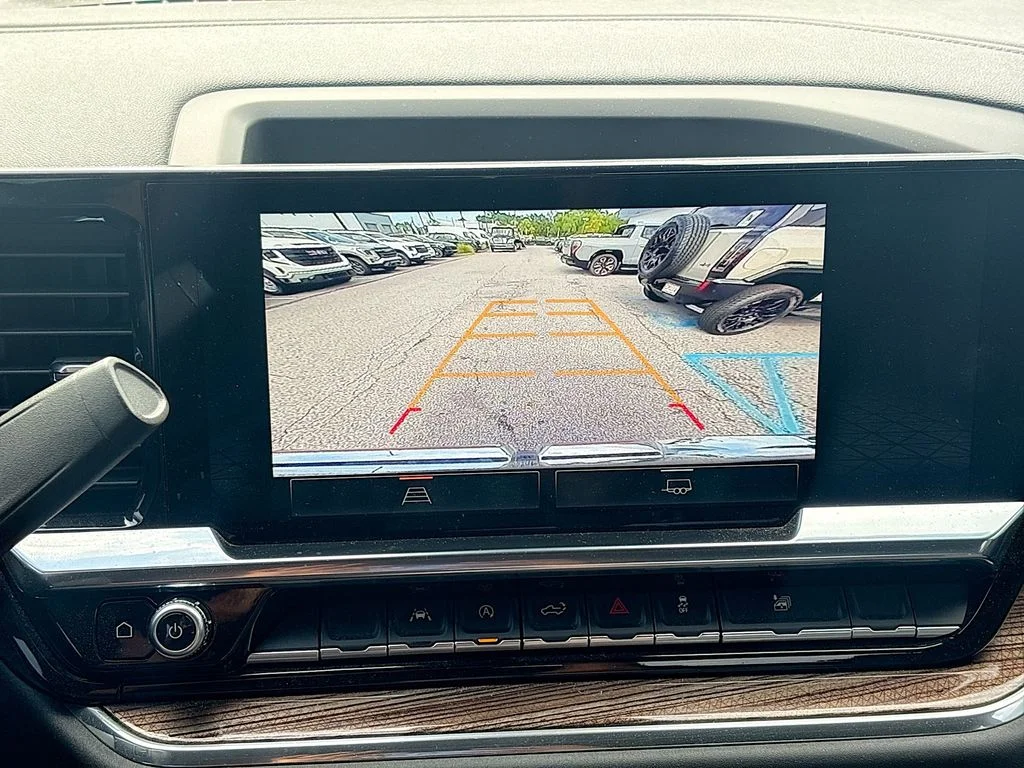 Used 2025 Onyx Black GMC Elevation image 14