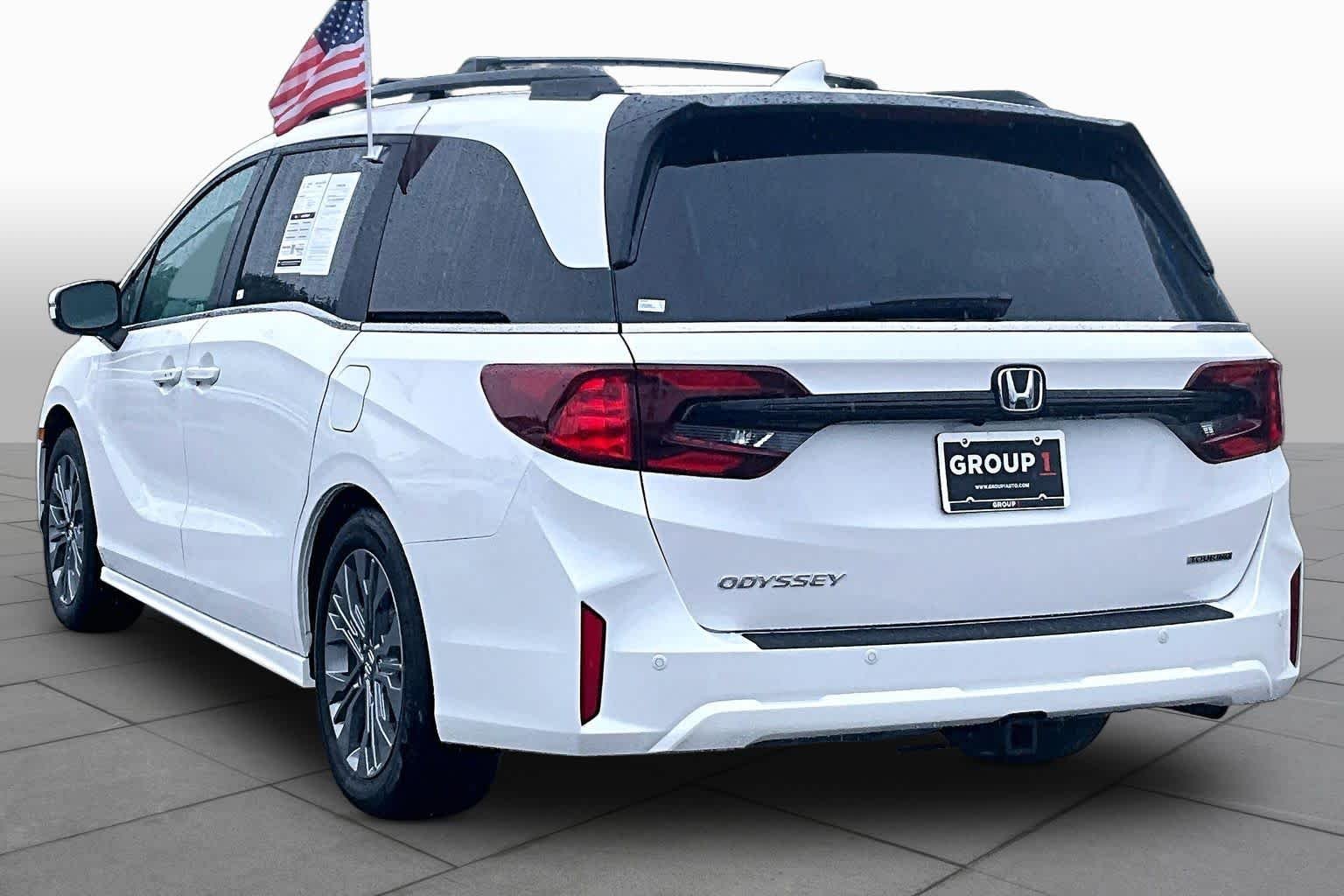 2026 Honda Odyssey Touring - Photo 12
