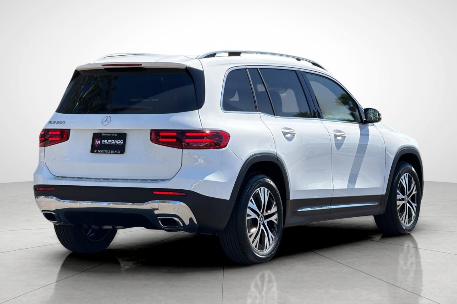 New 2026 Polar White Mercedes-Benz GLB 250 image 9