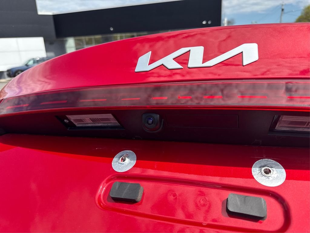 Used 2023 Red Kia LXS image 17