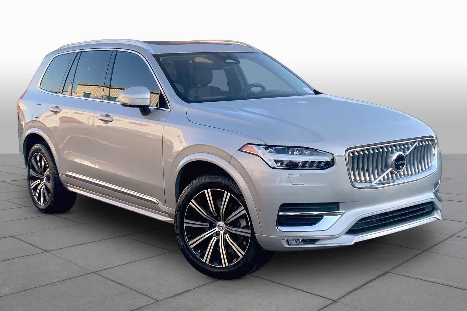 Used 2023 Silver Dawn Metallic Volvo Plus image 3