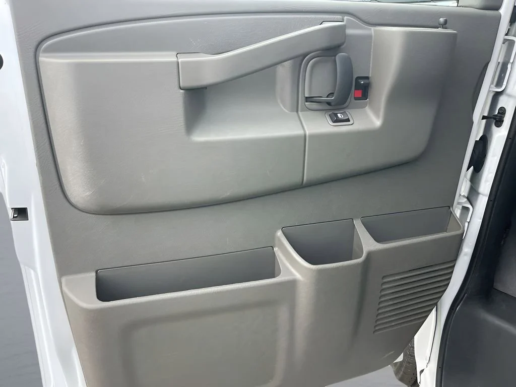 Used 2023 Summit White GMC Work Van image 22