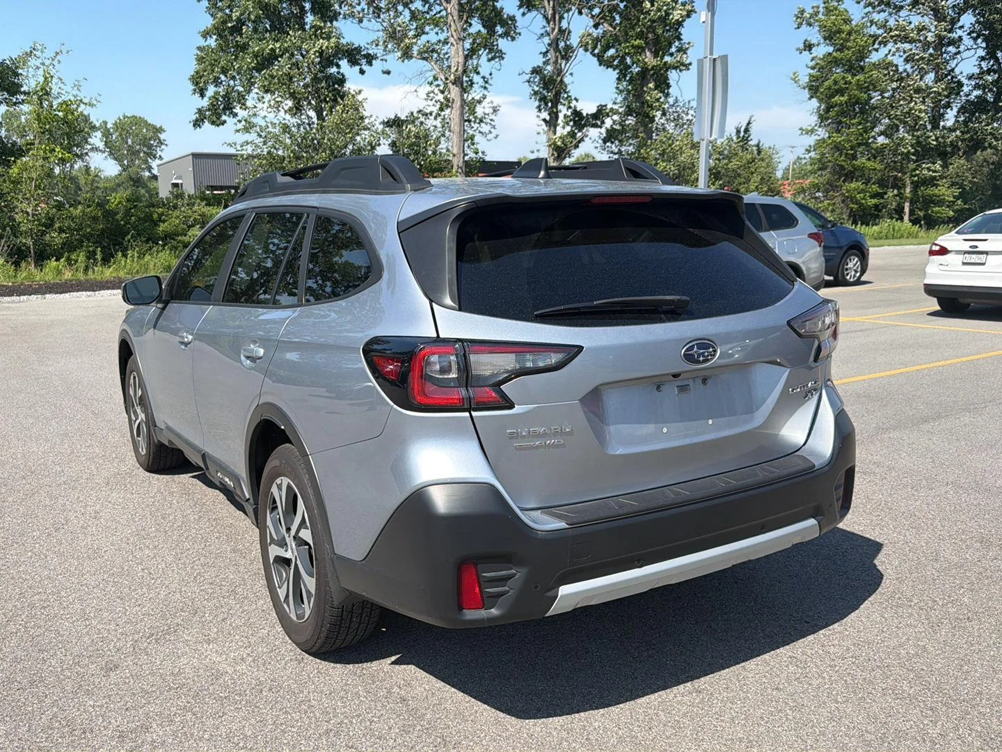 Used 2022 Ice Silver Metallic Subaru Limited XT image 7