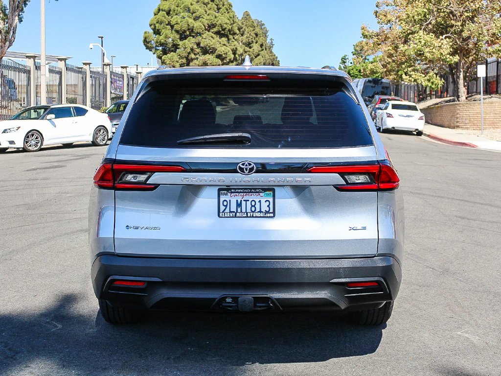 Used 2024 Silver Toyota XLE image 7