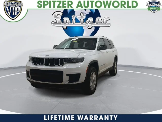 New 2026 Bright White Clear-Coat Exterior Paint Jeep Laredo X image 8