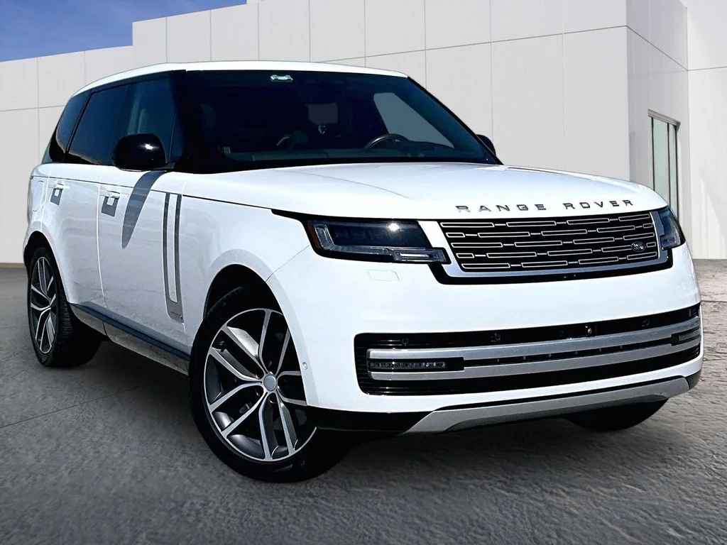 Used 2025 White Land Rover Autobiography image 9