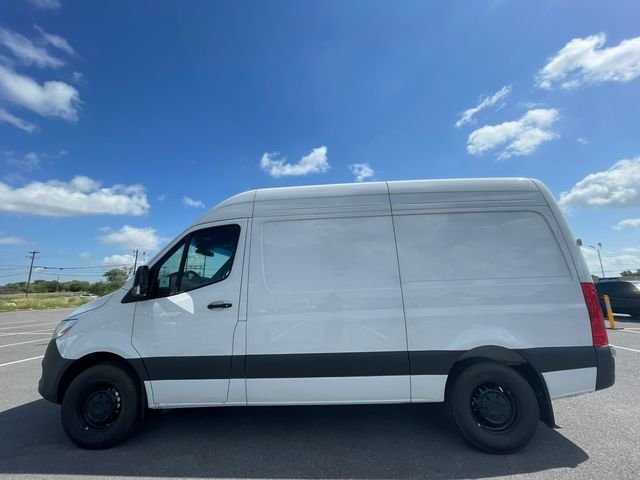 New 2025 Arctic+White Mercedes-Benz Cargo 144 WB image 16