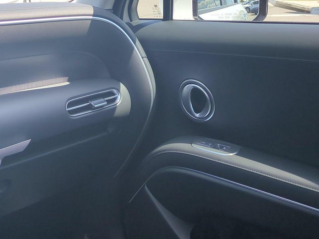 New 2026 White Hyundai Blue SEL Premium 7P image 21