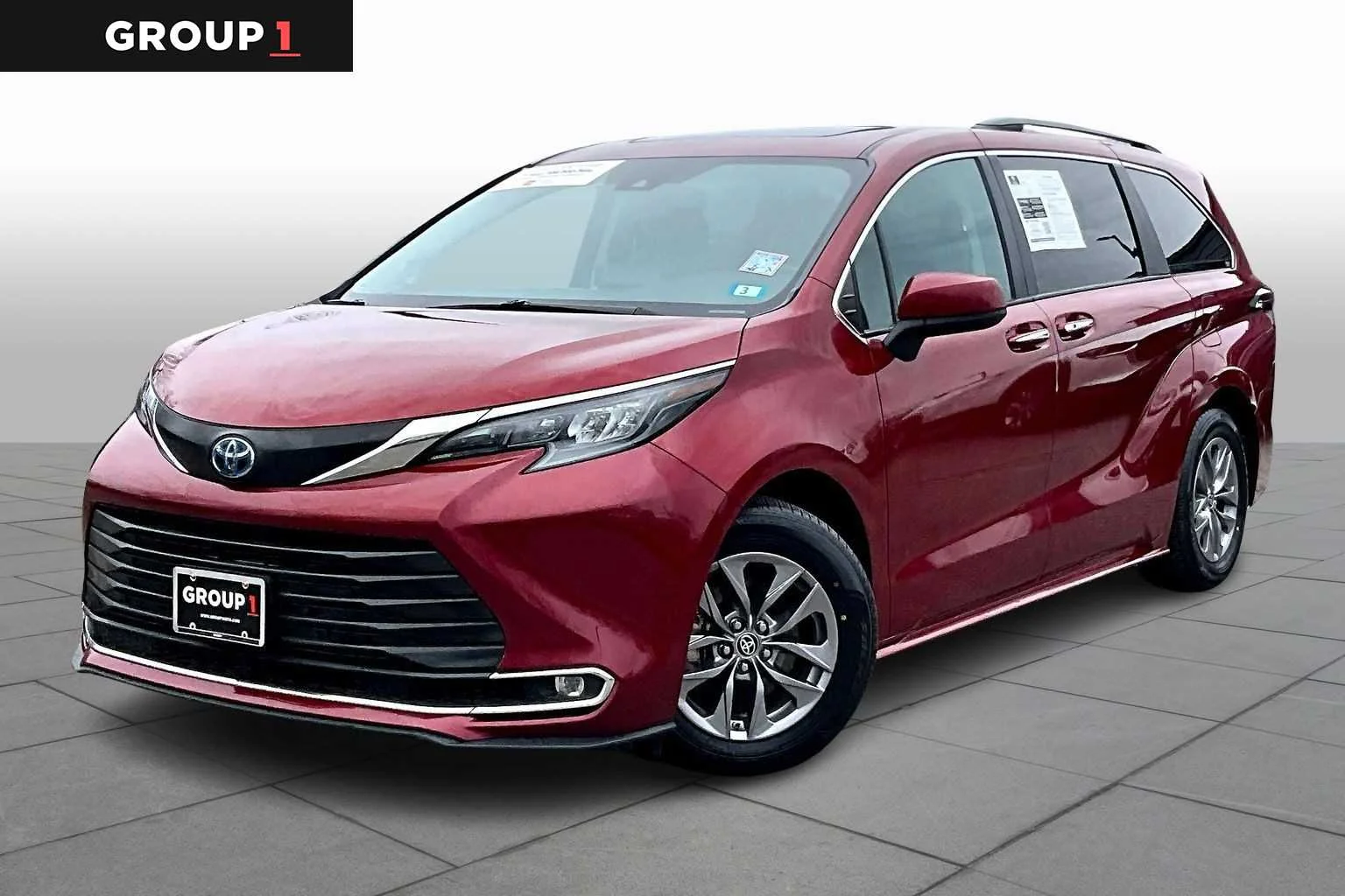 2024 Toyota Sienna XLE 7-Passenger Hybrid AWD's photo