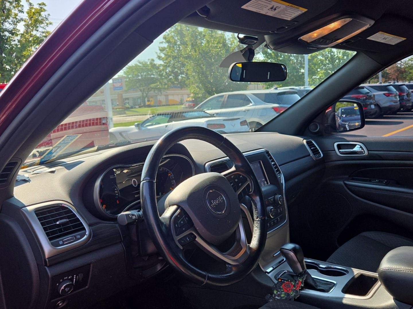 Used 2021 Velvet Red Pearlcoat Jeep Laredo E image 3