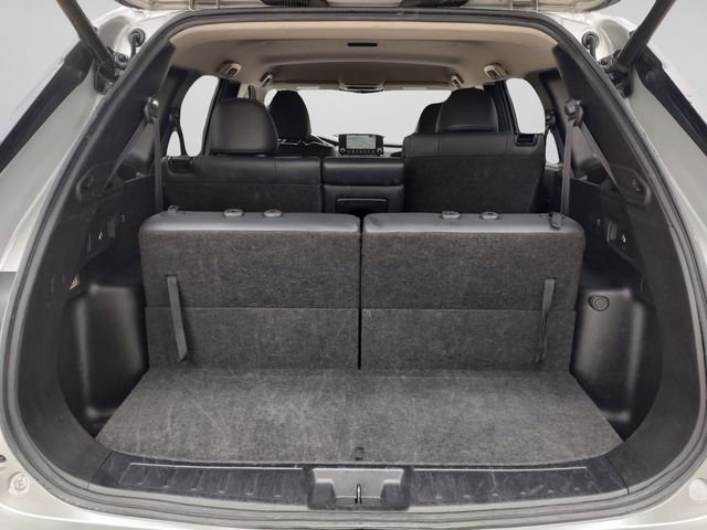 Used 2023 Silver Mitsubishi SE image 32