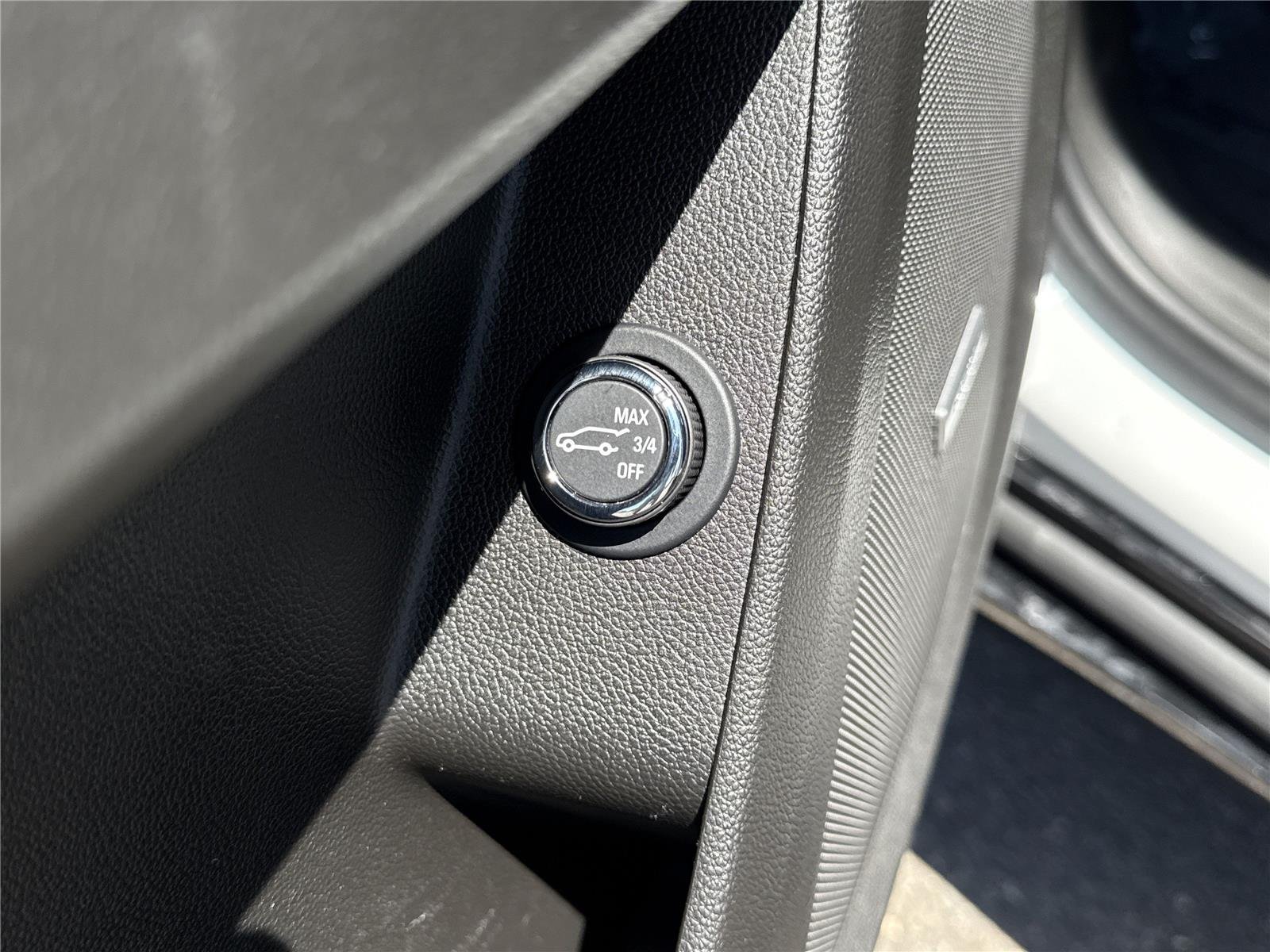 Used 2023 Summit White Chevrolet Premier image 20
