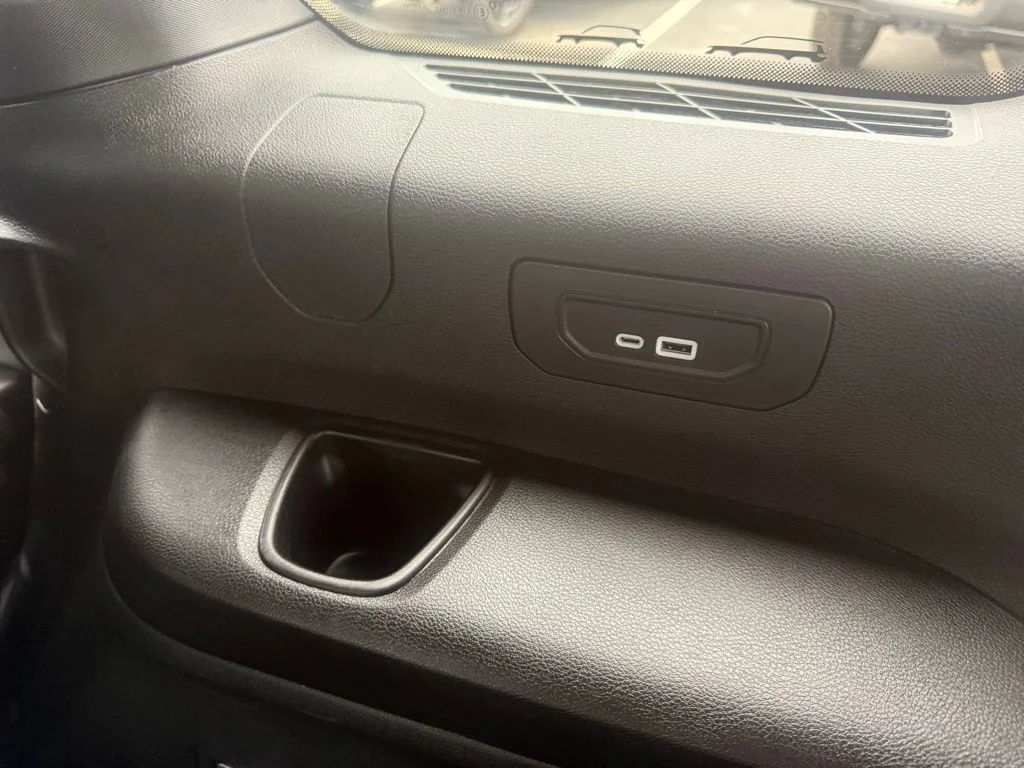 Used 2024 Black Jeep Altitude X image 43