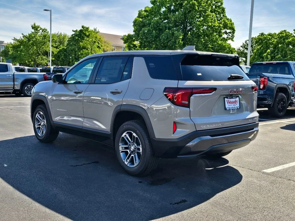 New 2026 Riverstone Metallic GMC Elevation image 7