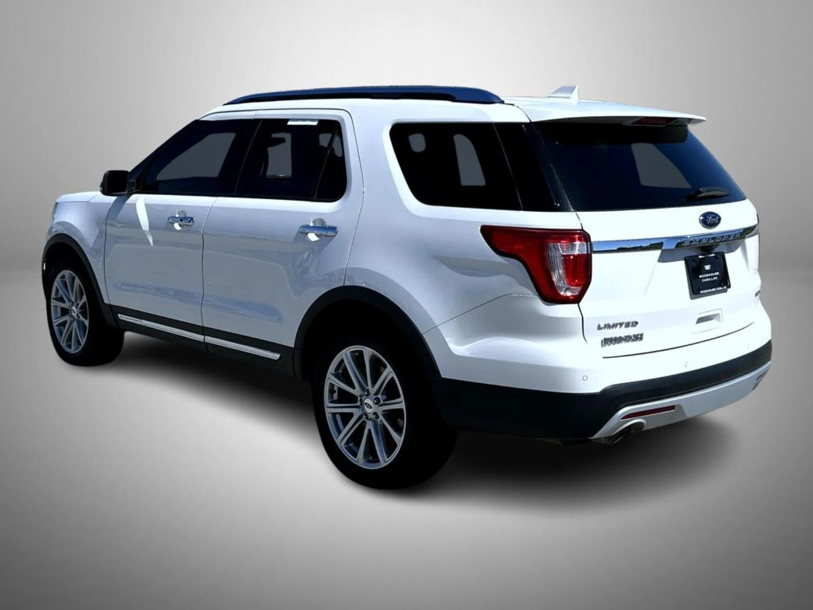 Used 2016 White Ford Limited image 7