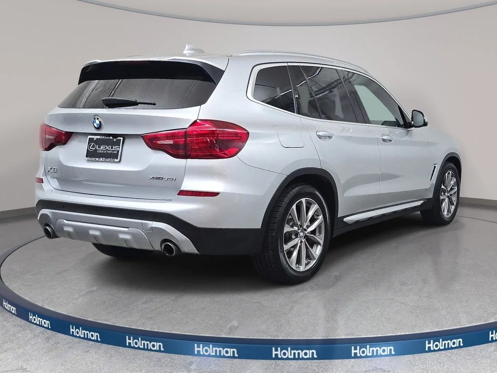 Used 2019 Silver BMW xDrive30i image 6