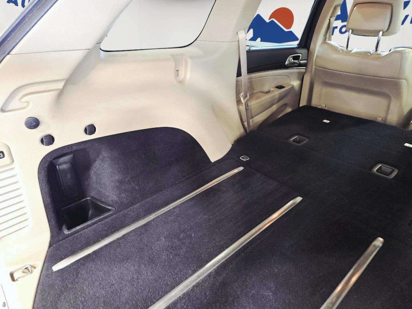 Used 2015 Bright White Clearcoat Jeep Limited image 47