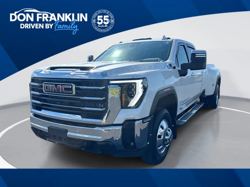 Used 2025 White GMC SLT image 1
