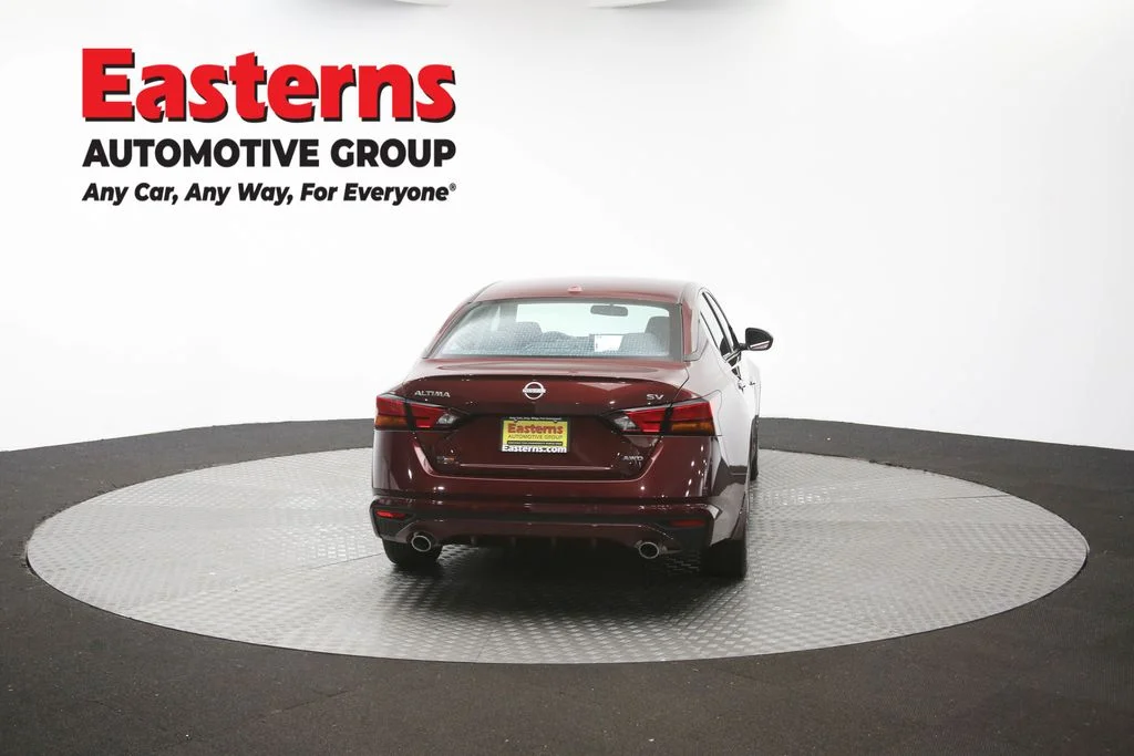 Used 2024 Red Nissan 2.5 SV image 40