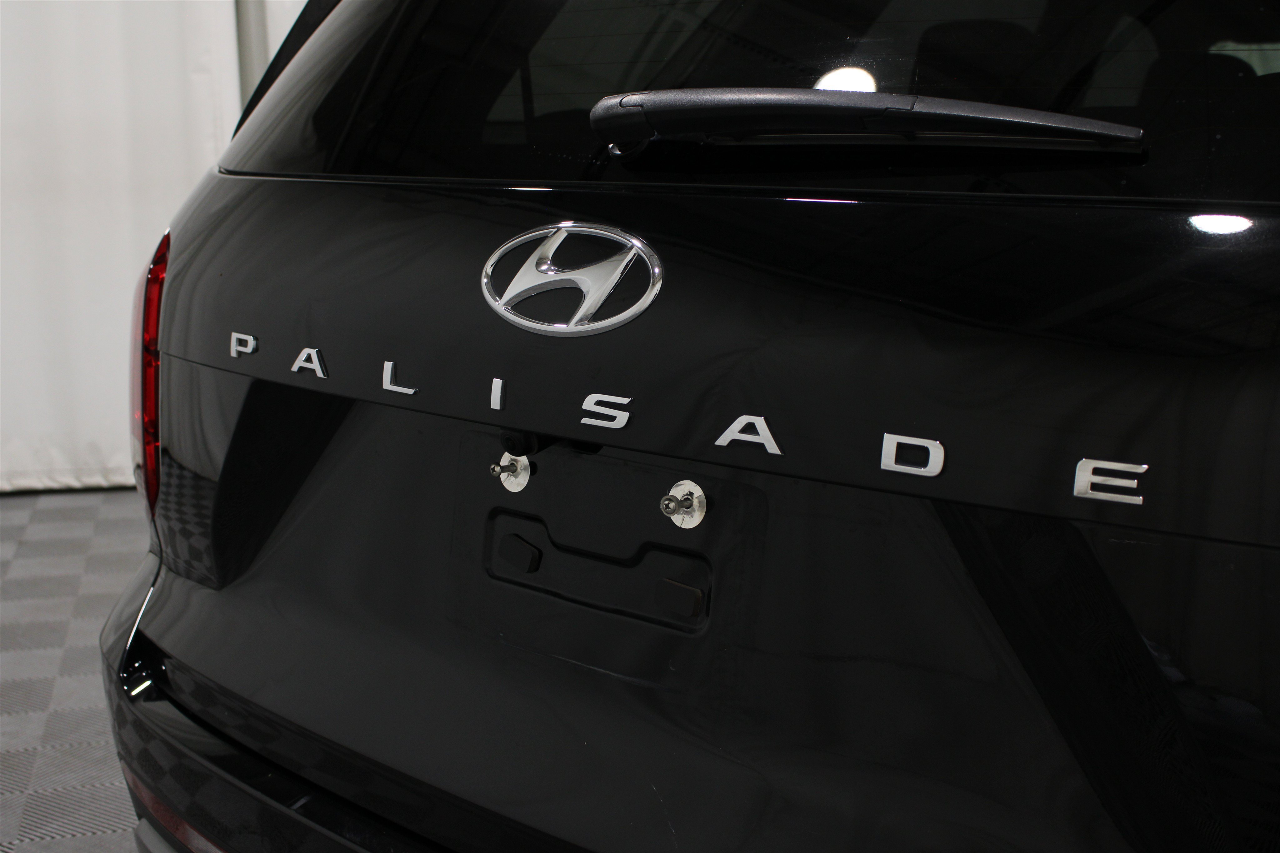 Used 2023 Abyss Black Pearl Hyundai Limited image 33