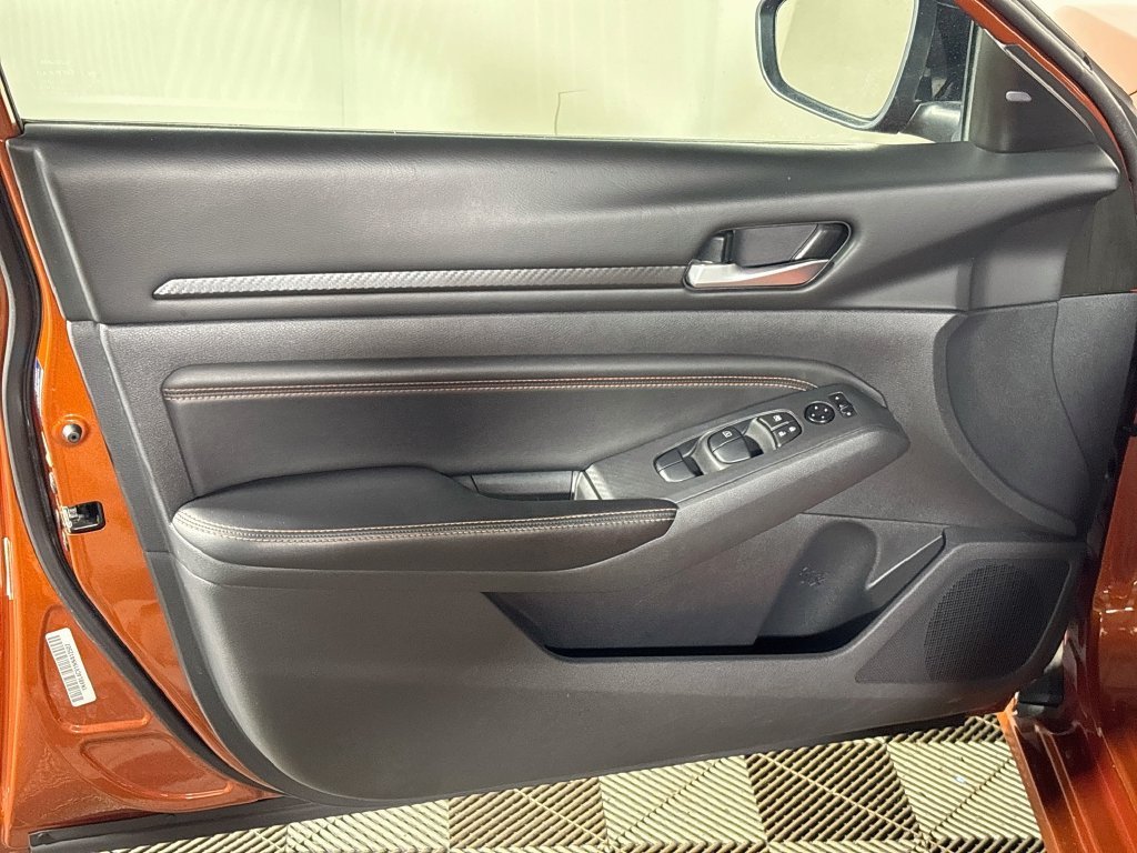 Used 2022 Sunset Nissan 2.5 SR image 10