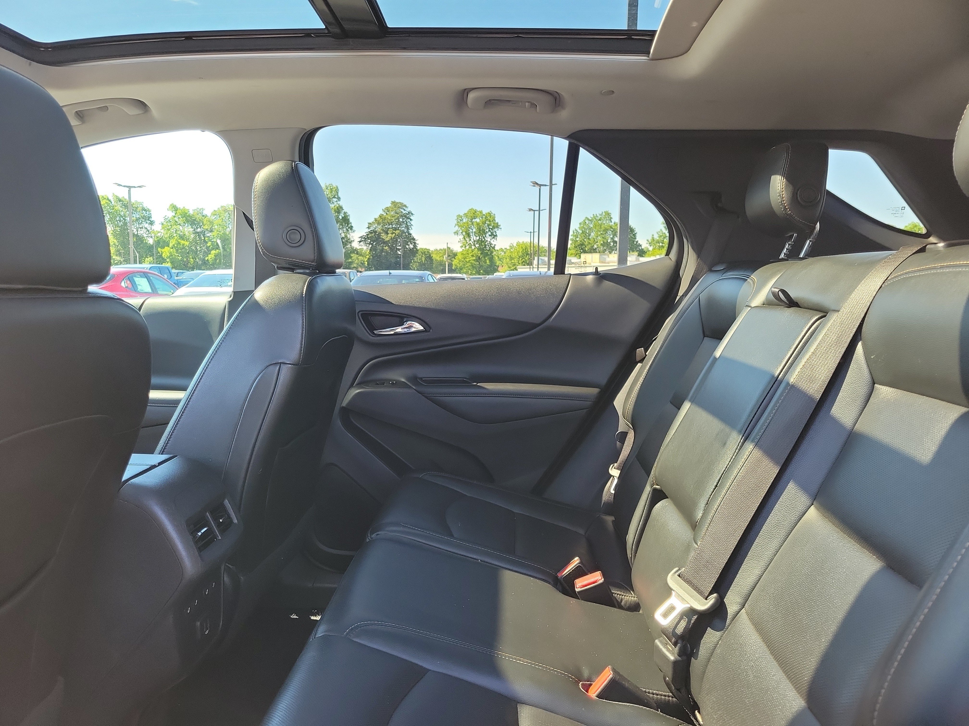 Used 2020 Silver Ice Metallic Chevrolet Premier image 11