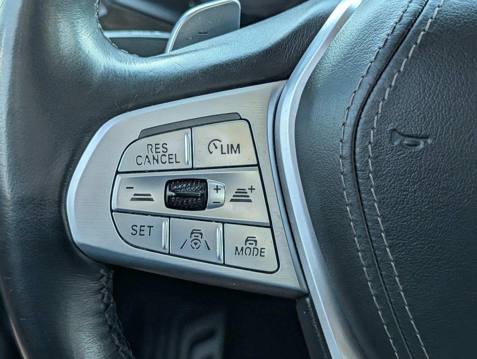 Used 2019 Alpine White BMW xDrive50i image 24