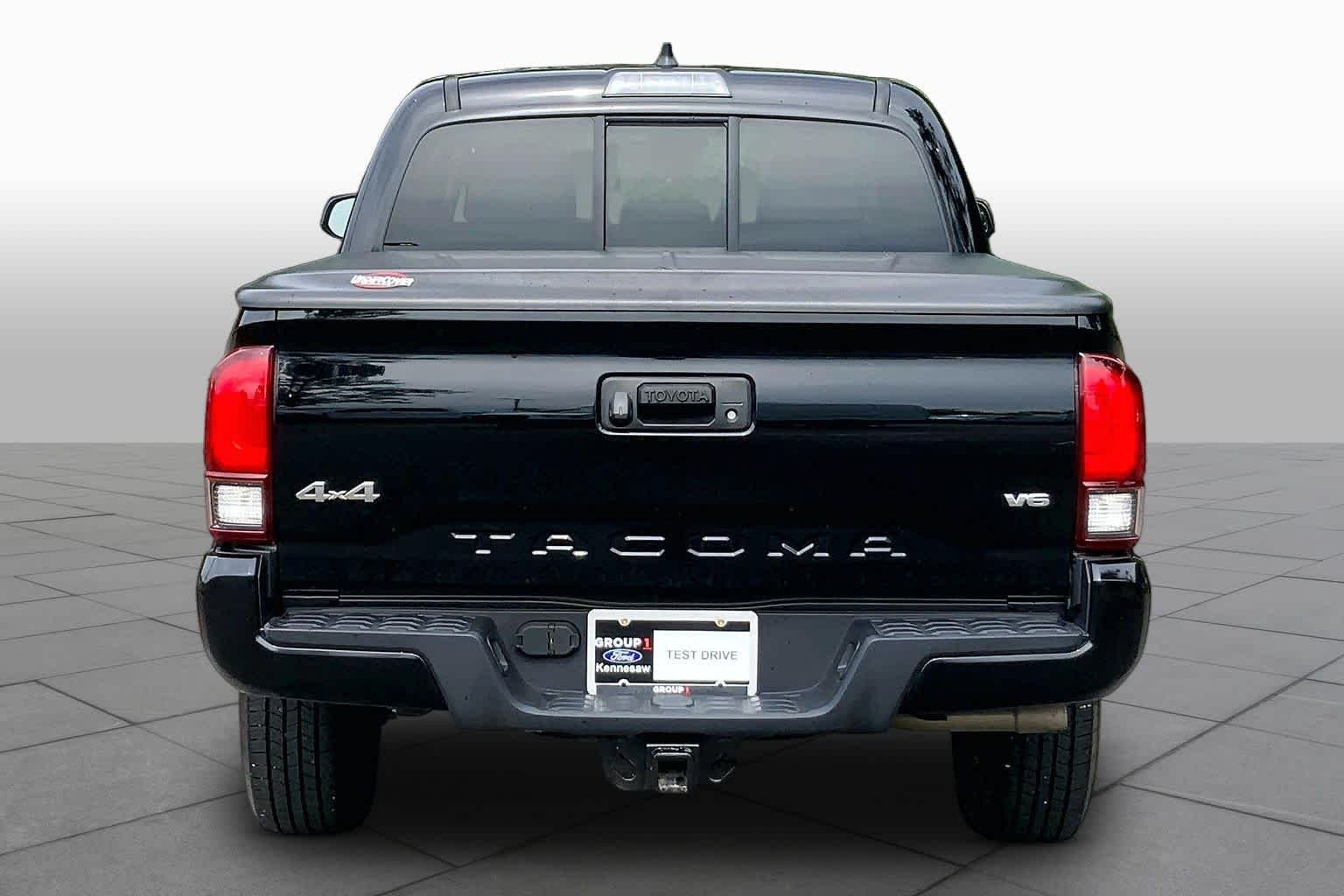 Used 2021 Midnight Black Metallic Toyota SR image 5