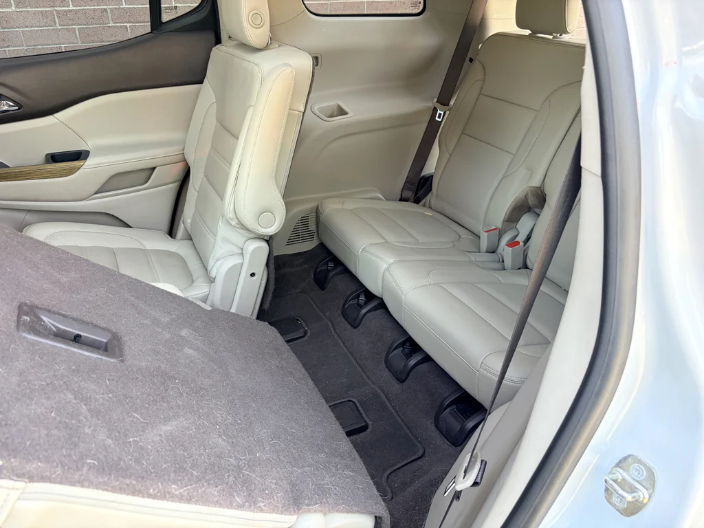 Used 2017 White Frost Tricoat GMC Denali image 22