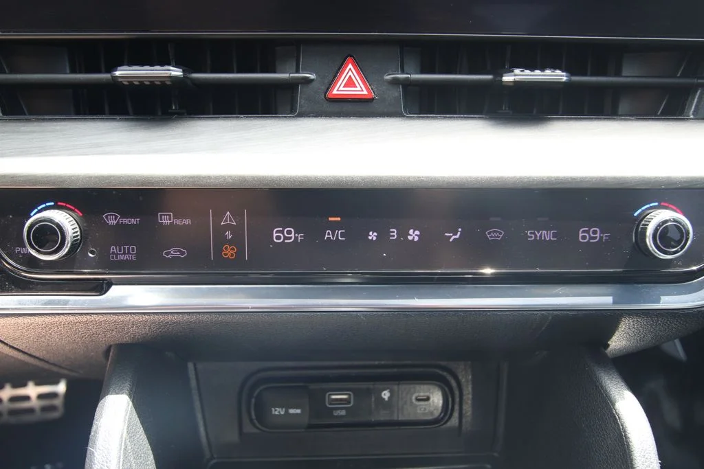 Used 2023 Red Kia X-Pro Prestige image 30