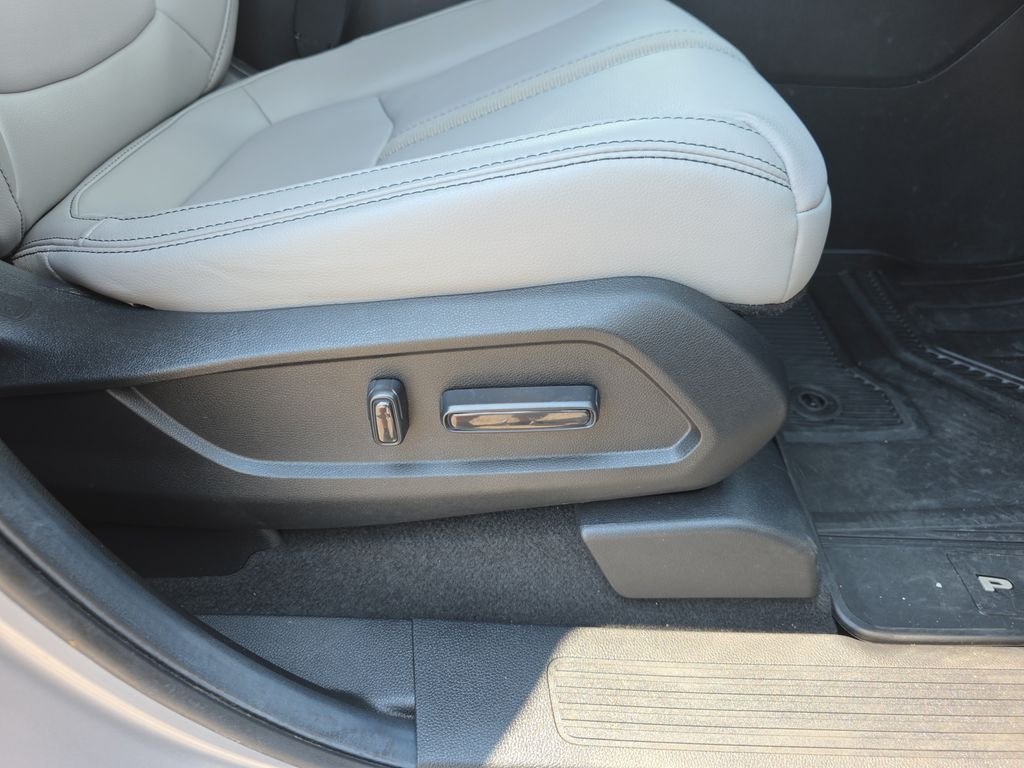 Used 2025 Lunar Silver Metallic Honda EX-L image 25