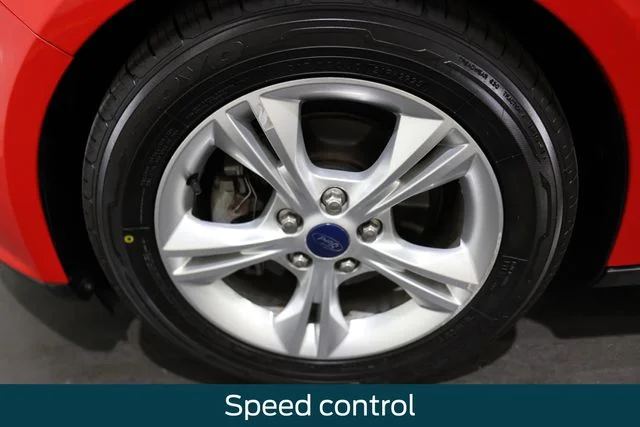 Used 2014 Race Red Ford SE image 9