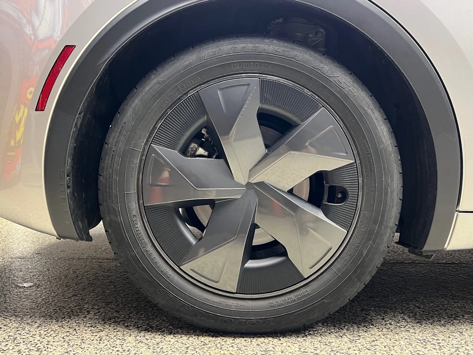 Used 2024 Cutting Edge (1l0) Toyota LE image 26