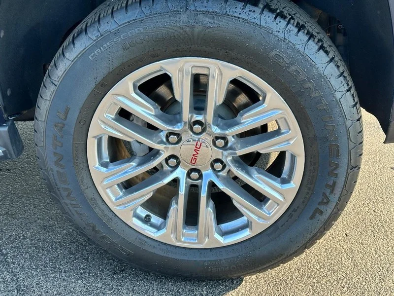 Used 2019 Dark Sapphire Blue Metallic GMC Denali image 7