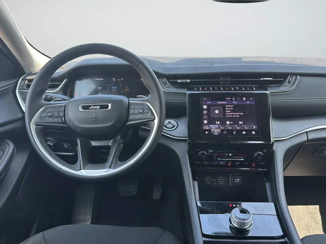 Used 2024 White Jeep Laredo X image 11