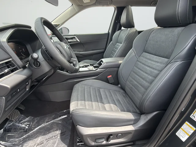 New 2026 Gray Mitsubishi SE image 12